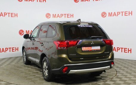 Mitsubishi Outlander III рестайлинг 3, 2017 год, 2 255 000 рублей, 7 фотография