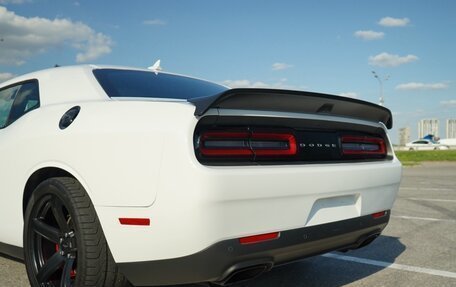 Dodge Challenger III рестайлинг 2, 2020 год, 9 500 000 рублей, 6 фотография