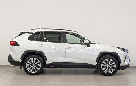 Toyota RAV4, 2022 год, 3 999 000 рублей, 4 фотография