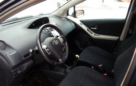 Toyota Yaris III рестайлинг, 2007 год, 529 000 рублей, 5 фотография