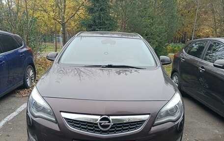 Opel Astra J, 2011 год, 1 200 000 рублей, 2 фотография