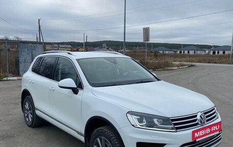 Volkswagen Touareg III, 2015 год, 3 490 000 рублей, 4 фотография