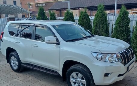 Toyota Land Cruiser Prado 150 рестайлинг 2, 2021 год, 6 150 000 рублей, 2 фотография