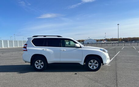 Toyota Land Cruiser Prado 150 рестайлинг 2, 2015 год, 3 580 000 рублей, 3 фотография