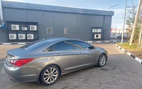 Hyundai Sonata VI, 2011 год, 950 000 рублей, 4 фотография