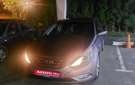 Hyundai Sonata VI, 2011 год, 950 000 рублей, 8 фотография