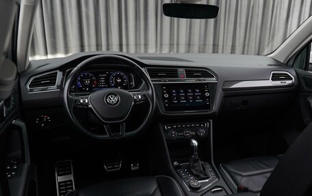 Volkswagen Tiguan II, 2019 год, 3 899 000 рублей, 6 фотография