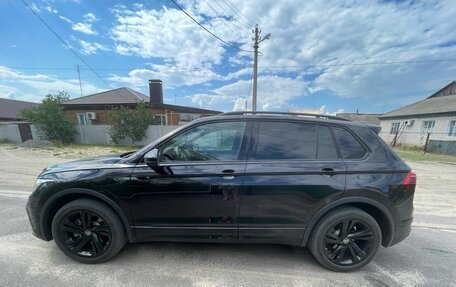 Volkswagen Tiguan II, 2021 год, 5 700 000 рублей, 2 фотография