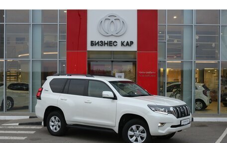 Toyota Land Cruiser Prado 150 рестайлинг 2, 2022 год, 5 890 000 рублей, 3 фотография