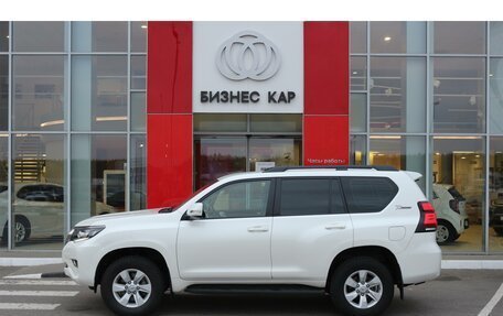 Toyota Land Cruiser Prado 150 рестайлинг 2, 2022 год, 5 890 000 рублей, 8 фотография