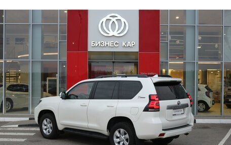 Toyota Land Cruiser Prado 150 рестайлинг 2, 2022 год, 5 890 000 рублей, 7 фотография