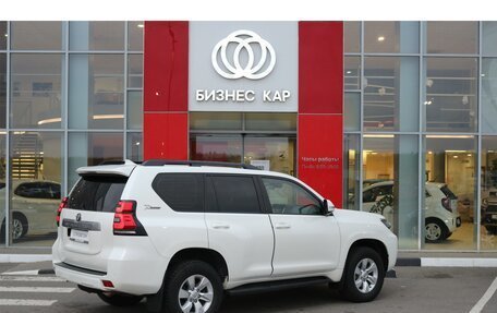 Toyota Land Cruiser Prado 150 рестайлинг 2, 2022 год, 5 890 000 рублей, 5 фотография