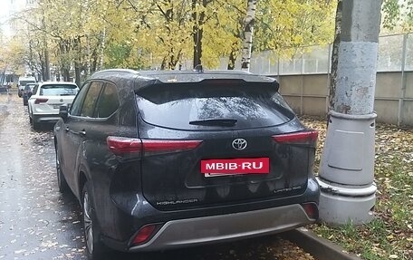 Toyota Highlander, 2023 год, 6 050 000 рублей, 3 фотография