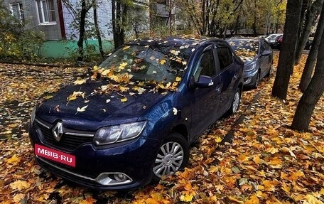 Renault Logan II, 2015 год, 800 000 рублей, 1 фотография