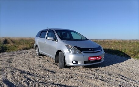 Toyota Wish II, 2004 год, 800 000 рублей, 1 фотография