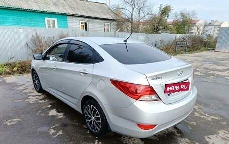 Hyundai Solaris II рестайлинг, 2011 год, 4 фотография