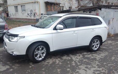 Mitsubishi Outlander III рестайлинг 3, 2013 год, 1 900 000 рублей, 6 фотография