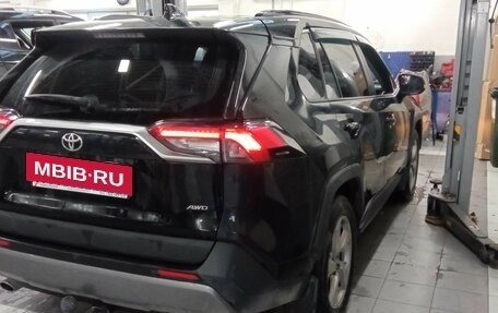 Toyota RAV4, 2020 год, 3 688 000 рублей, 3 фотография