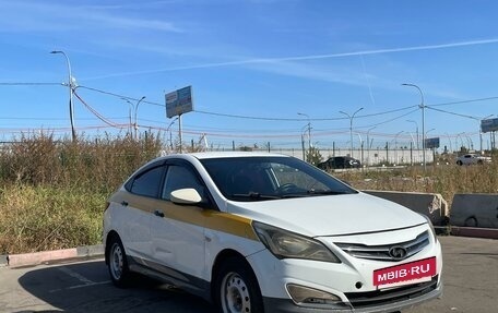 Hyundai Solaris II рестайлинг, 2015 год, 640 000 рублей, 3 фотография