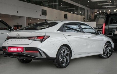 Hyundai Elantra, 2023 год, 2 440 000 рублей, 4 фотография