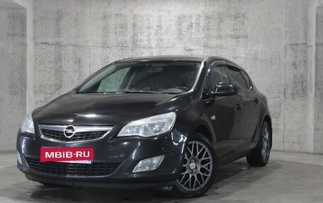 Opel Astra J, 2011 год, 825 000 рублей, 1 фотография