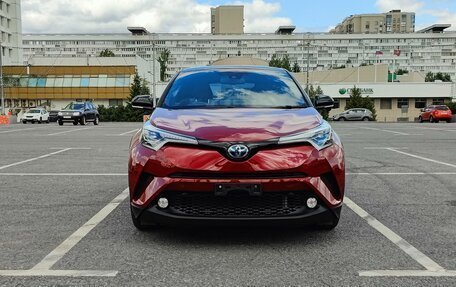 Toyota C-HR I рестайлинг, 2017 год, 2 500 000 рублей, 3 фотография