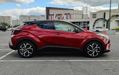 Toyota C-HR I рестайлинг, 2017 год, 2 500 000 рублей, 7 фотография