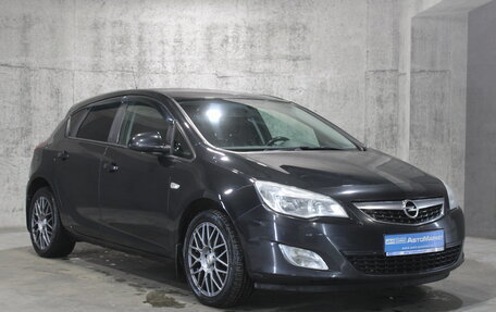 Opel Astra J, 2011 год, 825 000 рублей, 3 фотография