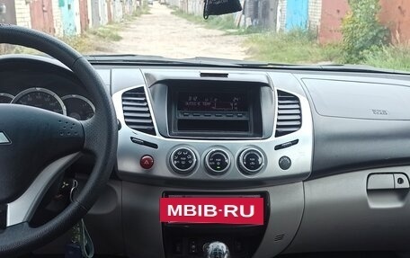 Mitsubishi L200 IV рестайлинг, 2011 год, 1 450 000 рублей, 8 фотография