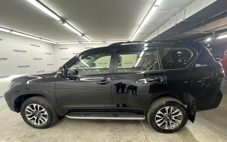 Toyota Land Cruiser Prado 150 рестайлинг 2, 2022 год, 9 400 000 рублей, 7 фотография