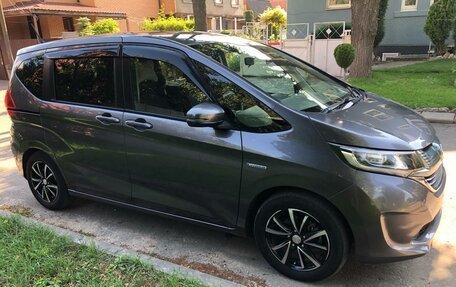 Honda Freed II, 2018 год, 1 825 000 рублей, 2 фотография