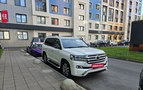 Toyota Land Cruiser 200, 2016 год, 6 900 000 рублей, 7 фотография