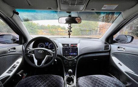 Hyundai Solaris II рестайлинг, 2011 год, 750 000 рублей, 9 фотография