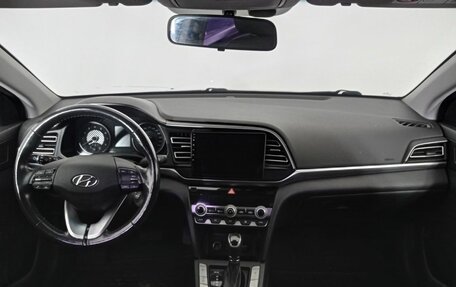 Hyundai Elantra VI рестайлинг, 2019 год, 1 680 000 рублей, 11 фотография