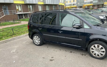 Volkswagen Touran III, 2012 год, 980 000 рублей, 4 фотография