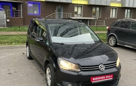 Volkswagen Touran III, 2012 год, 980 000 рублей, 2 фотография