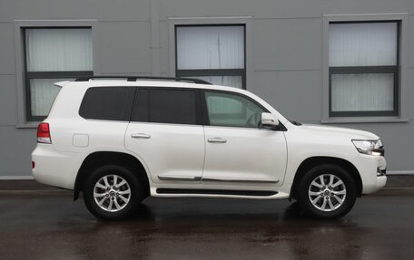 Toyota Land Cruiser 200, 2016 год, 5 999 000 рублей, 4 фотография