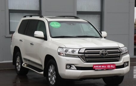 Toyota Land Cruiser 200, 2016 год, 5 999 000 рублей, 3 фотография