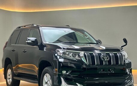 Toyota Land Cruiser Prado 150 рестайлинг 2, 2020 год, 4 600 000 рублей, 2 фотография