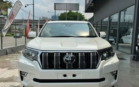 Toyota Land Cruiser Prado 150 рестайлинг 2, 2020 год, 4 400 222 рублей, 6 фотография