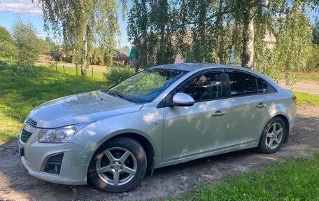 Chevrolet Cruze II, 2010 год, 500 000 рублей, 16 фотография