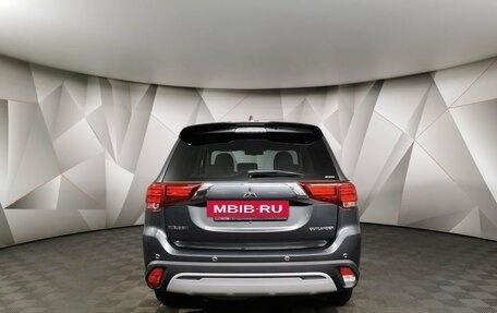 Mitsubishi Outlander III рестайлинг 3, 2020 год, 2 998 000 рублей, 8 фотография