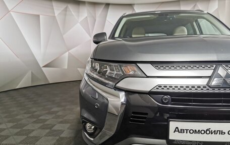 Mitsubishi Outlander III рестайлинг 3, 2020 год, 2 998 000 рублей, 19 фотография