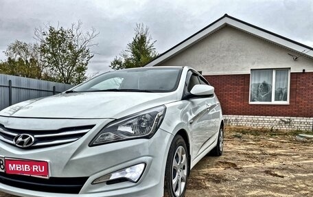 Hyundai Solaris II рестайлинг, 2015 год, 1 190 000 рублей, 1 фотография