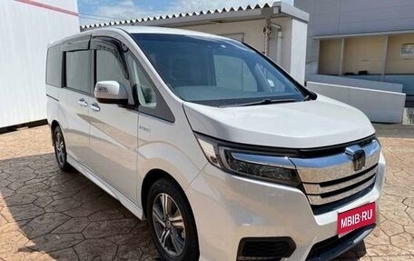 Honda Stepwgn IV, 2020 год, 2 100 000 рублей, 1 фотография