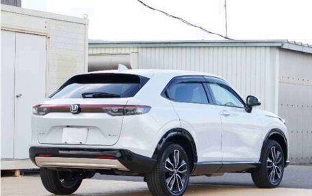 Honda Vezel, 2021 год, 1 800 000 рублей, 5 фотография