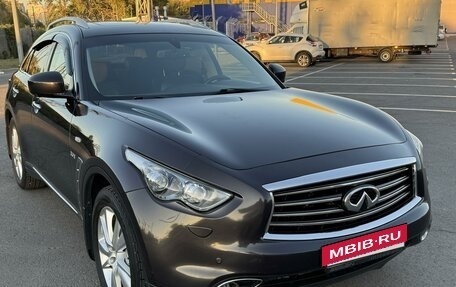 Infiniti QX70, 2013 год, 2 150 000 рублей, 4 фотография