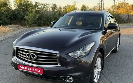 Infiniti QX70, 2013 год, 2 150 000 рублей, 2 фотография