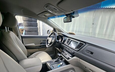 KIA Carnival III, 2017 год, 2 779 000 рублей, 12 фотография