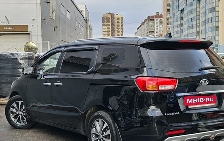 KIA Carnival III, 2017 год, 2 779 000 рублей, 5 фотография